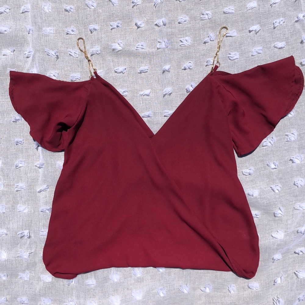NWOT Open shoulder blouse